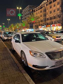 Chrysler 200